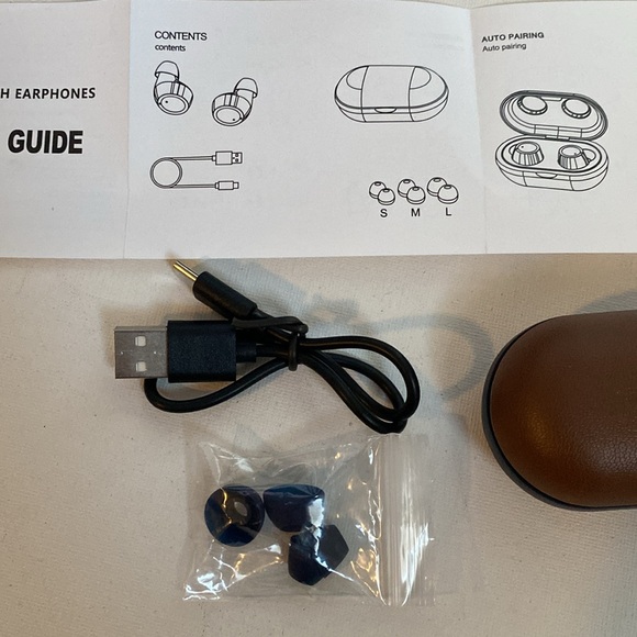 New in Box Peter Millar bluetooth headphones - Picture 11 of 12